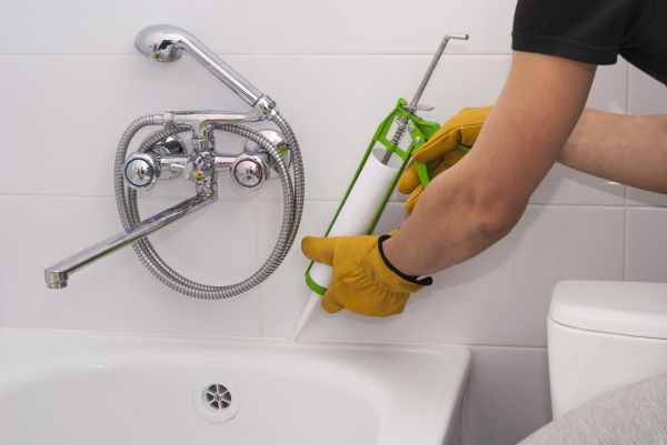 Cost of Bathtub Caulking in Albany